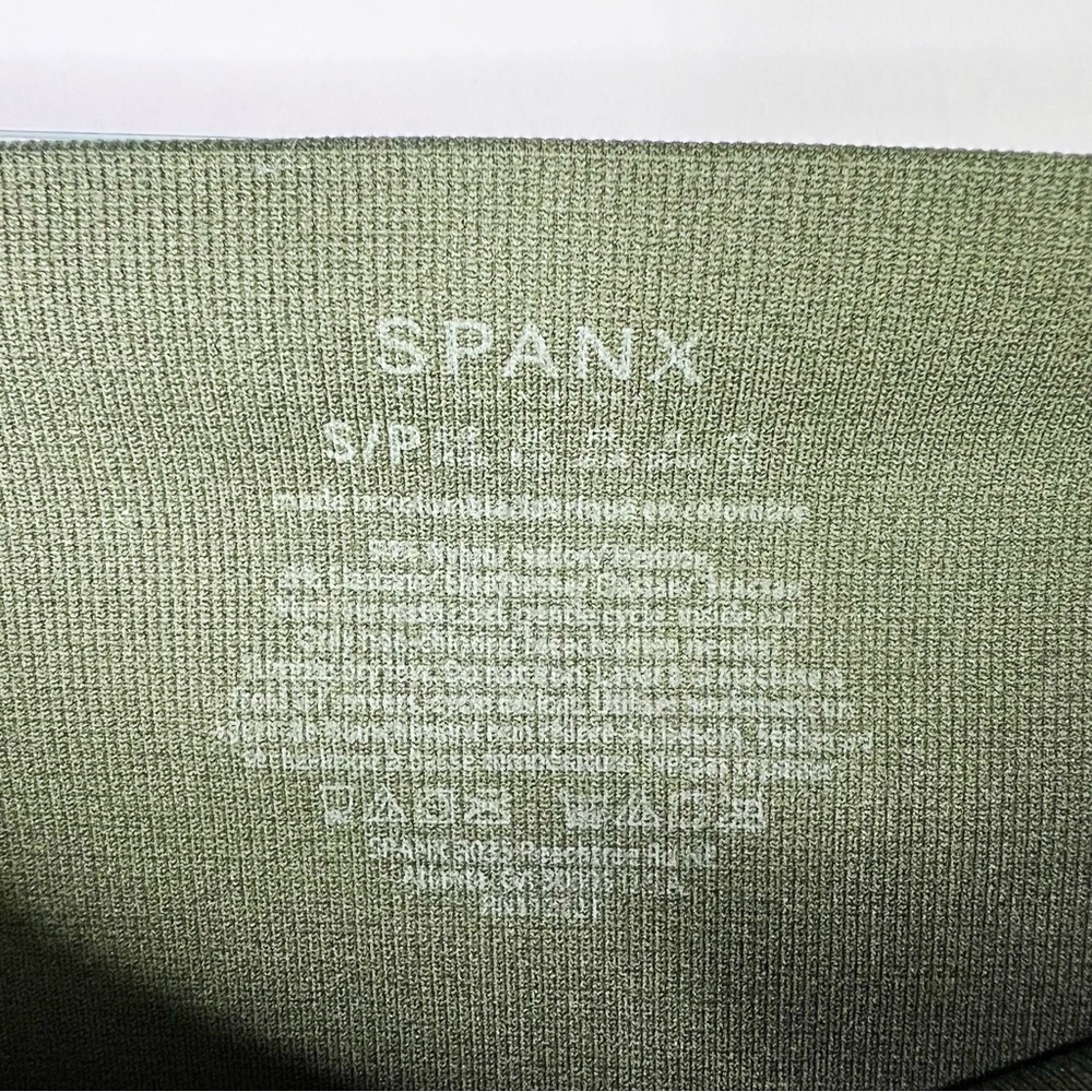 Spanx Revolve Look at Me Now Seamless Leggings Shaping Tights Green Camo Size S - Picture 3 of 9